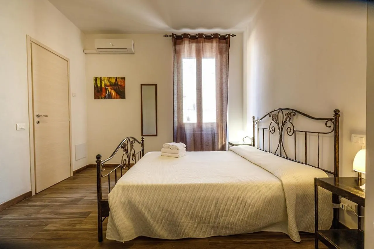 Onlyrooms I - Central & Quiet Area Cagliari 0*,  Italia