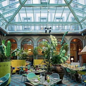 https://25hours-hotel-piazza-san-paolino.it-tuscanyhotel.com